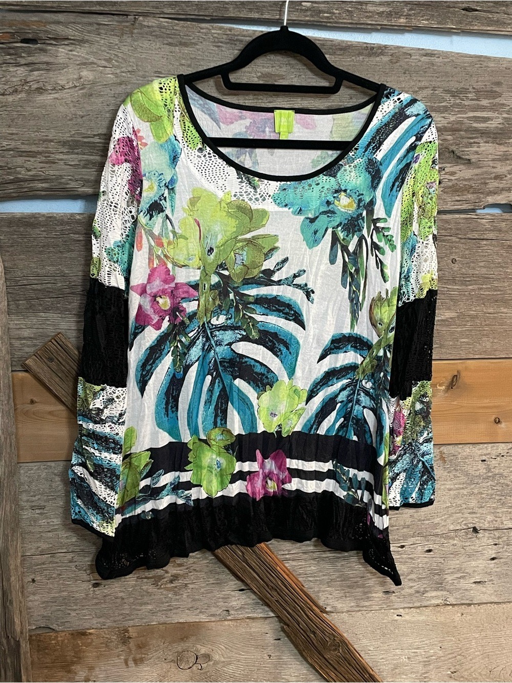 Tropical Print Scoop Neck Women's Top in Multi-Color Size Med